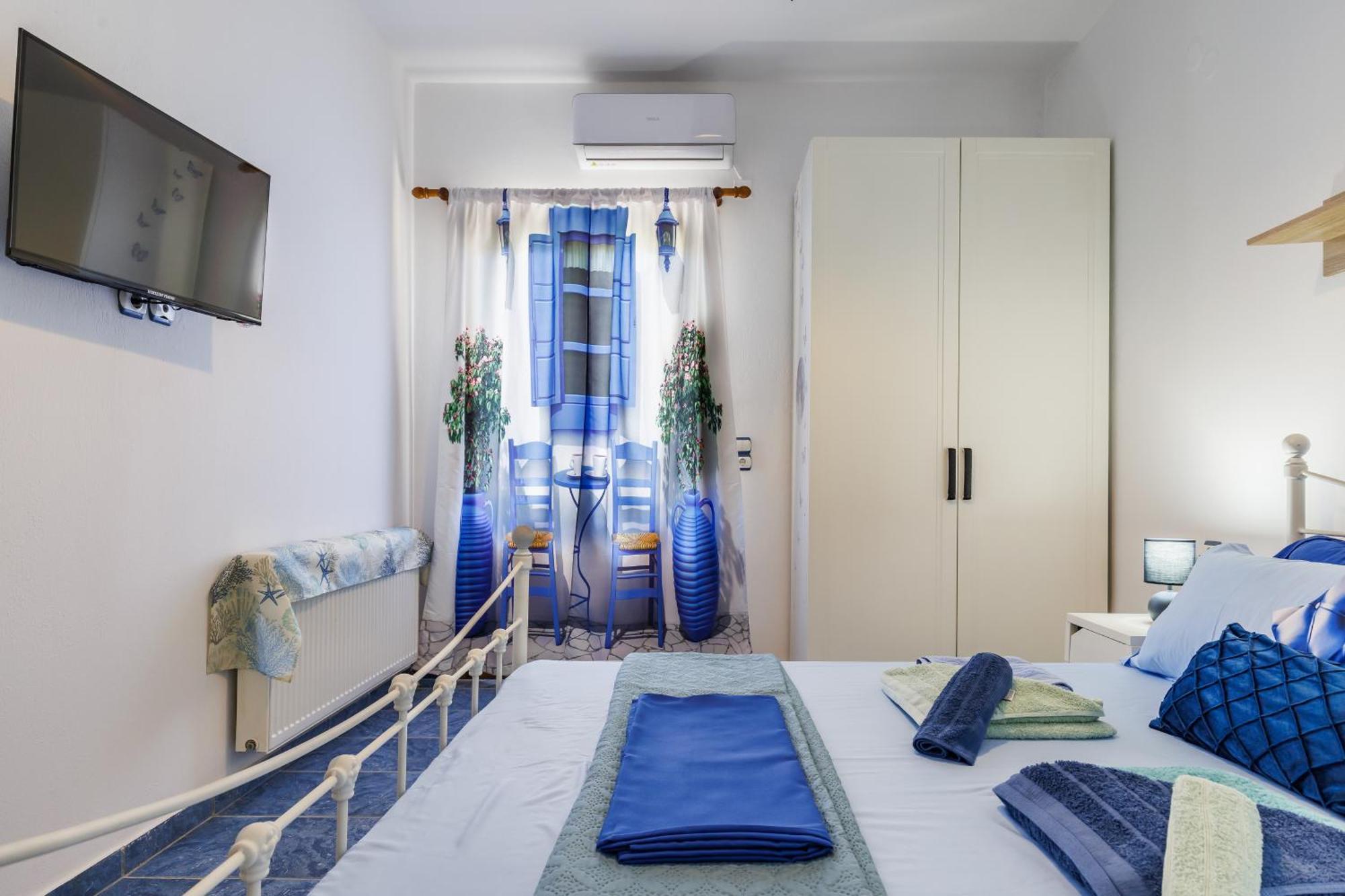 Blue Butterfly Apartment Skopelos Town Bagian luar foto
