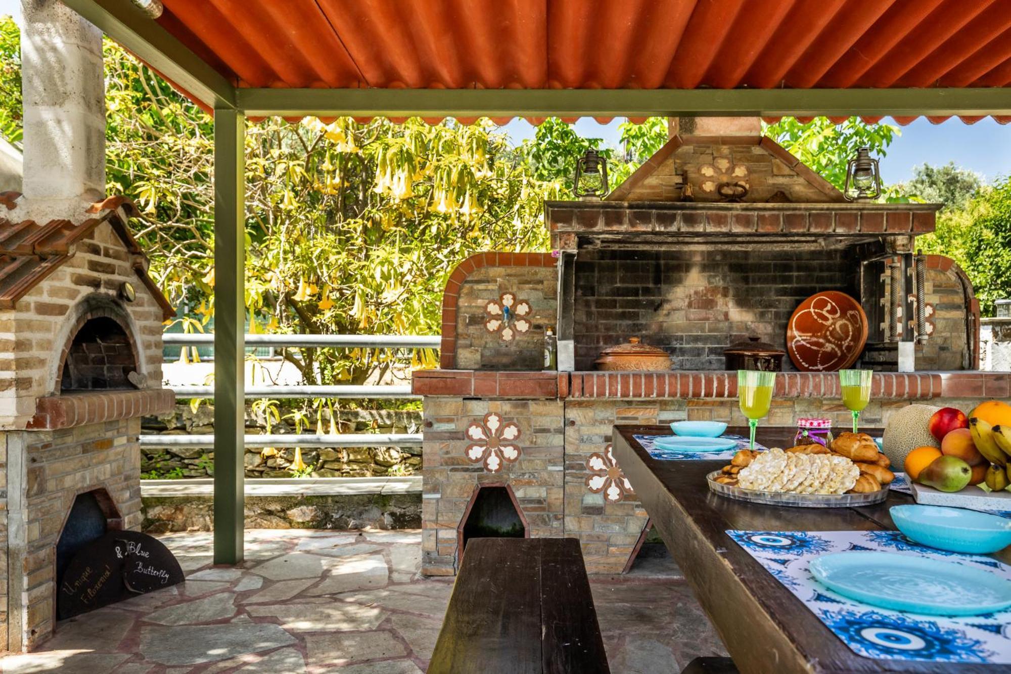 Blue Butterfly Apartment Skopelos Town Bagian luar foto